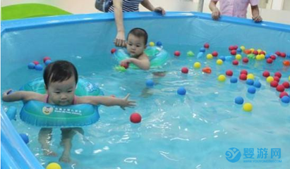 婴儿游泳提高宝宝免疫力?看似平常的游泳运动,还有这些好处!